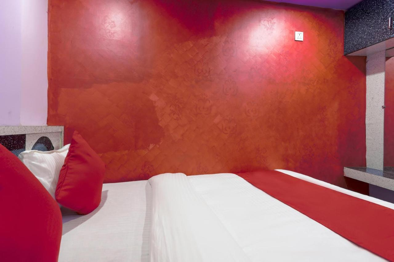 Oyo 45752 Hotel Sb Palace Godarpura Екстериор снимка