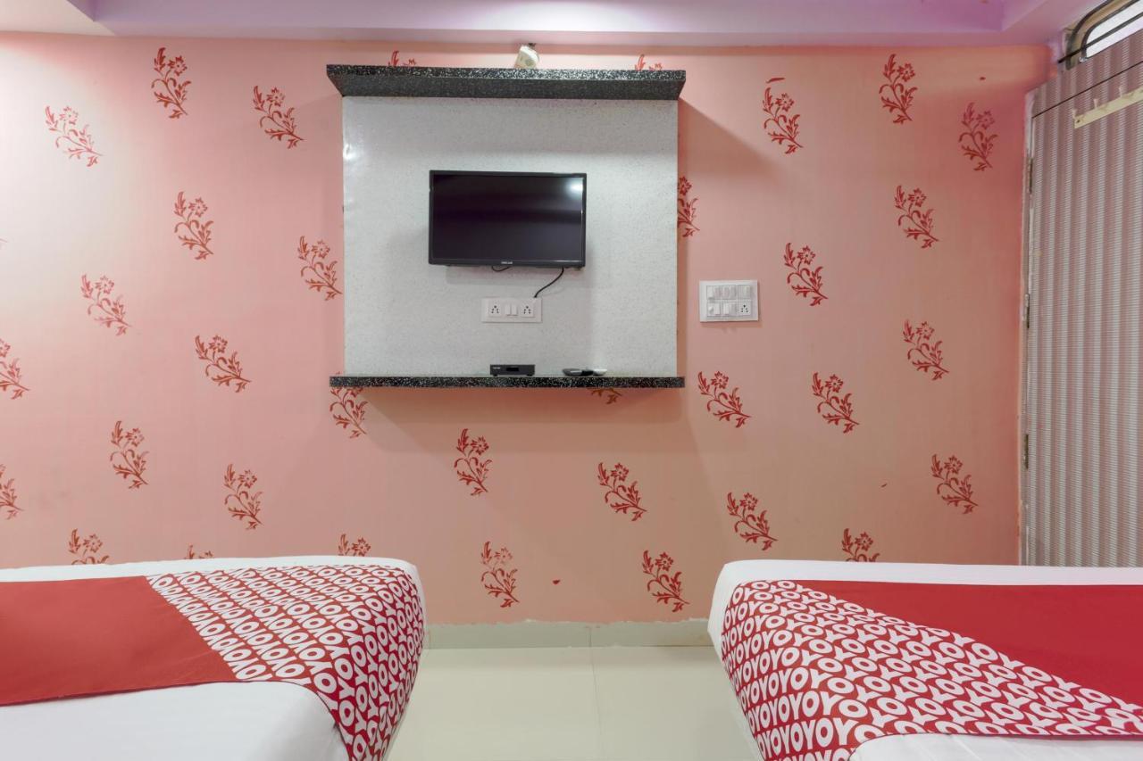 Oyo 45752 Hotel Sb Palace Godarpura Екстериор снимка