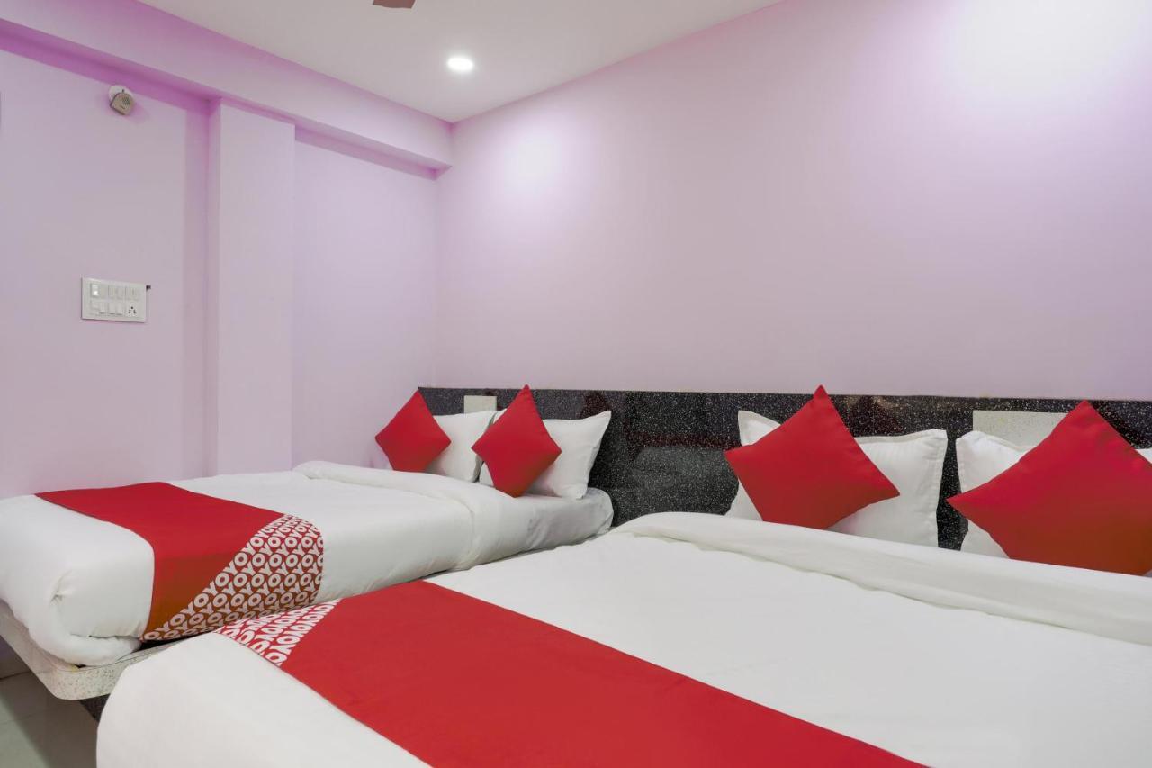 Oyo 45752 Hotel Sb Palace Godarpura Екстериор снимка