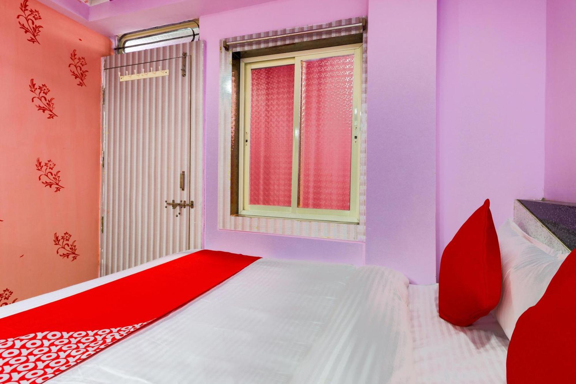 Oyo 45752 Hotel Sb Palace Godarpura Екстериор снимка