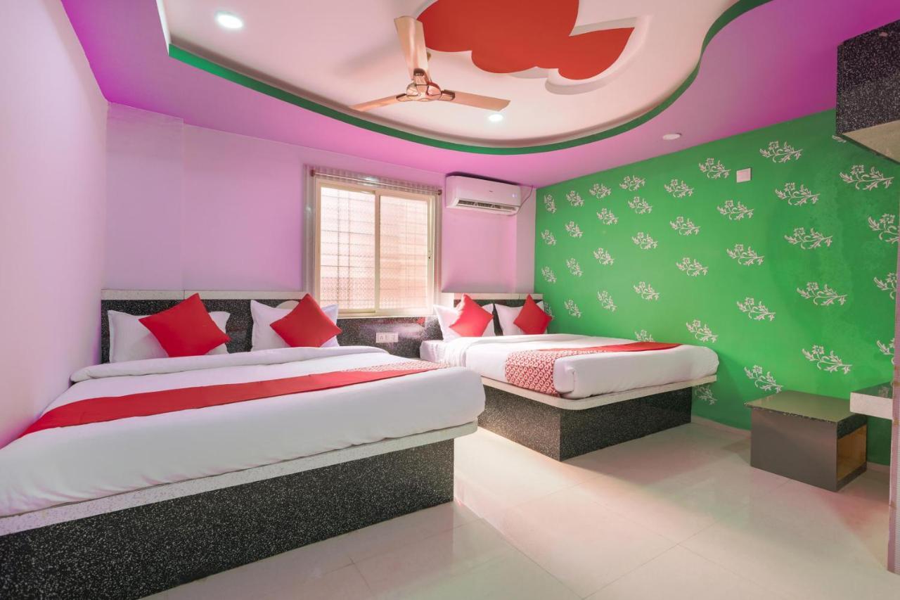 Oyo 45752 Hotel Sb Palace Godarpura Екстериор снимка