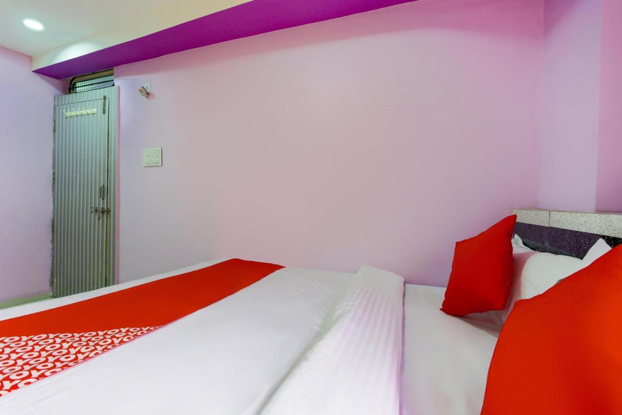 Oyo 45752 Hotel Sb Palace Godarpura Екстериор снимка