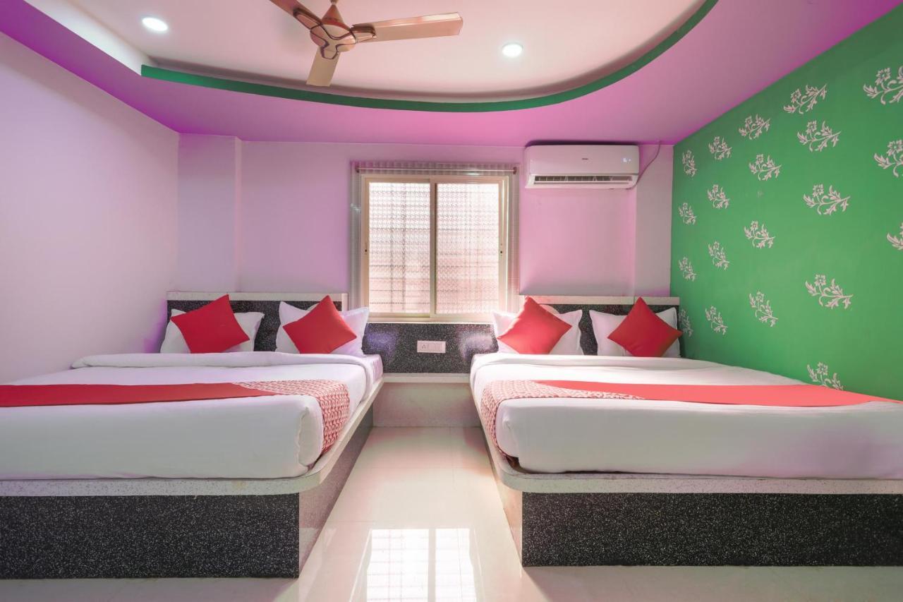 Oyo 45752 Hotel Sb Palace Godarpura Екстериор снимка